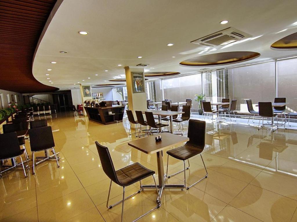 Raffleshom Hotel Bandung Kültér fotó