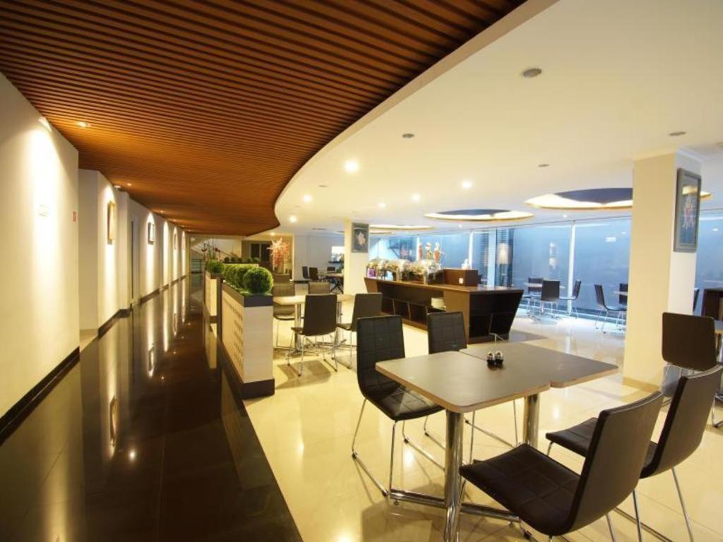 Raffleshom Hotel Bandung Kültér fotó