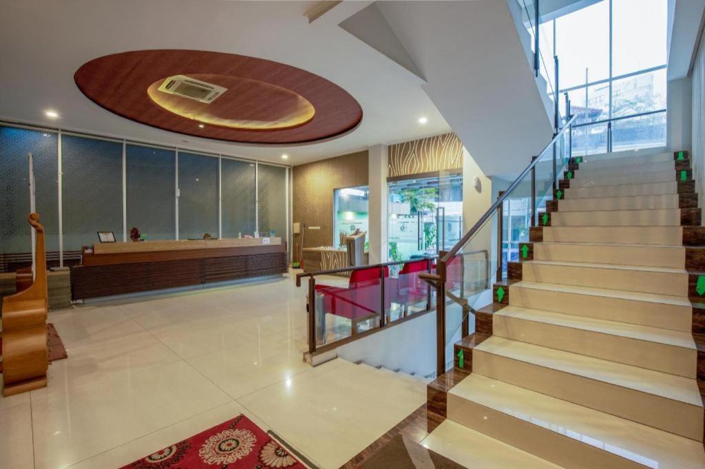Raffleshom Hotel Bandung Kültér fotó