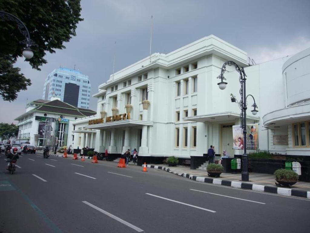 Raffleshom Hotel Bandung Kültér fotó