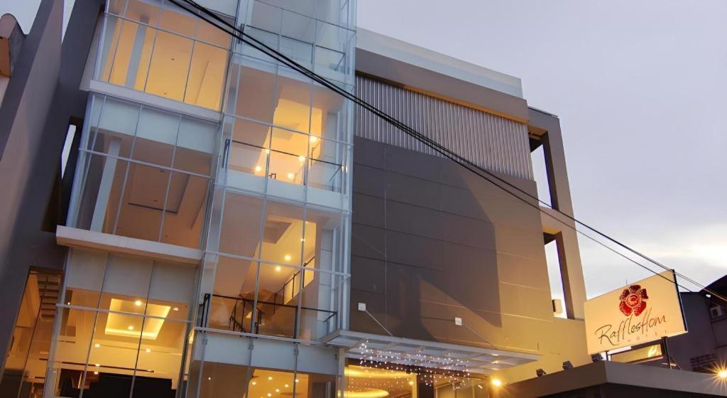 Raffleshom Hotel Bandung Kültér fotó